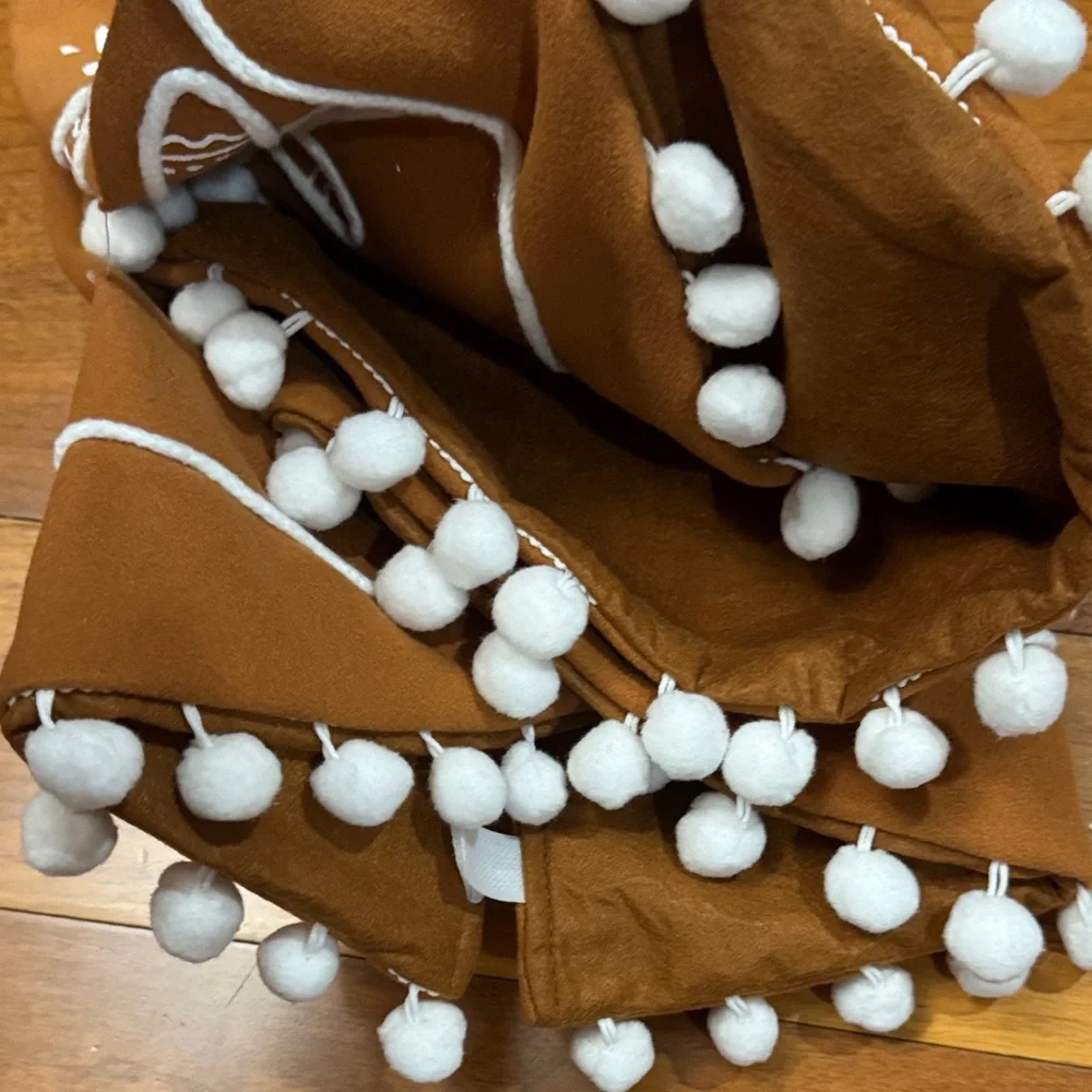 Wondershop Gingerbread House Tree Skirt in Warm Brown with White Accents